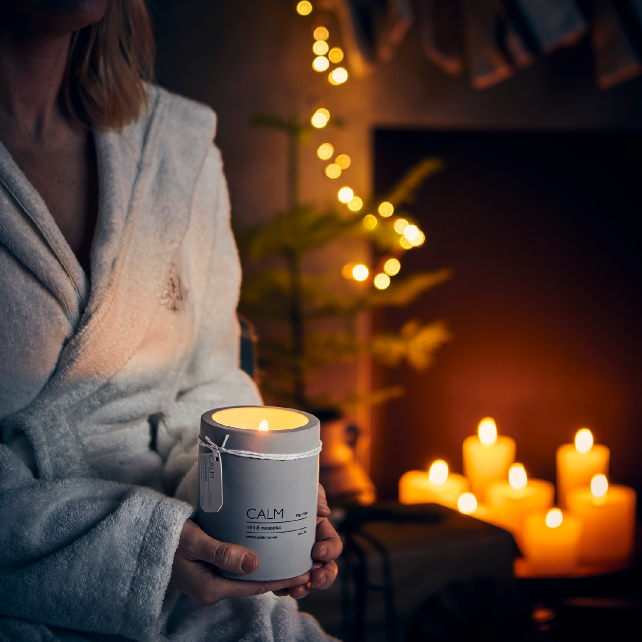 CALM, Doftljus (Cyclamen & ylang ylang)